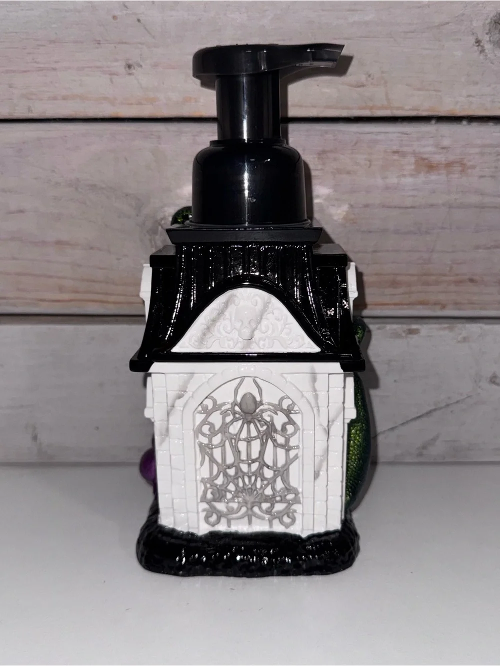 Bath & Body Works Haunted House Refillable Halloween Soap Dispenser NWT